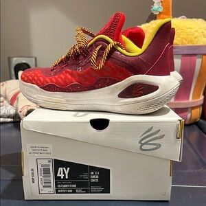 Under Armor GS Curry 11 Fire Bruce Lees Size 4y